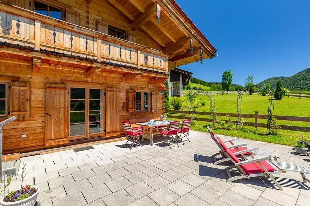 Ferienhaus Hirschhaeusl Reit im Winkl