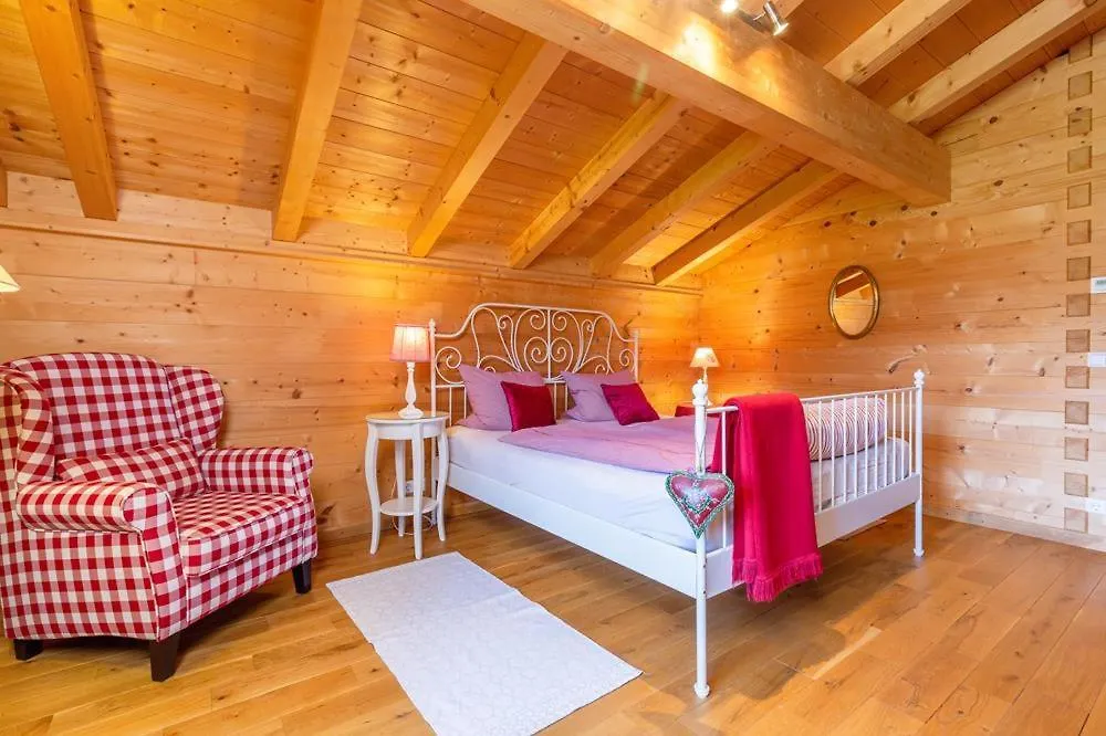 Ferienhaus Hirschhaeusl Reit im Winkl